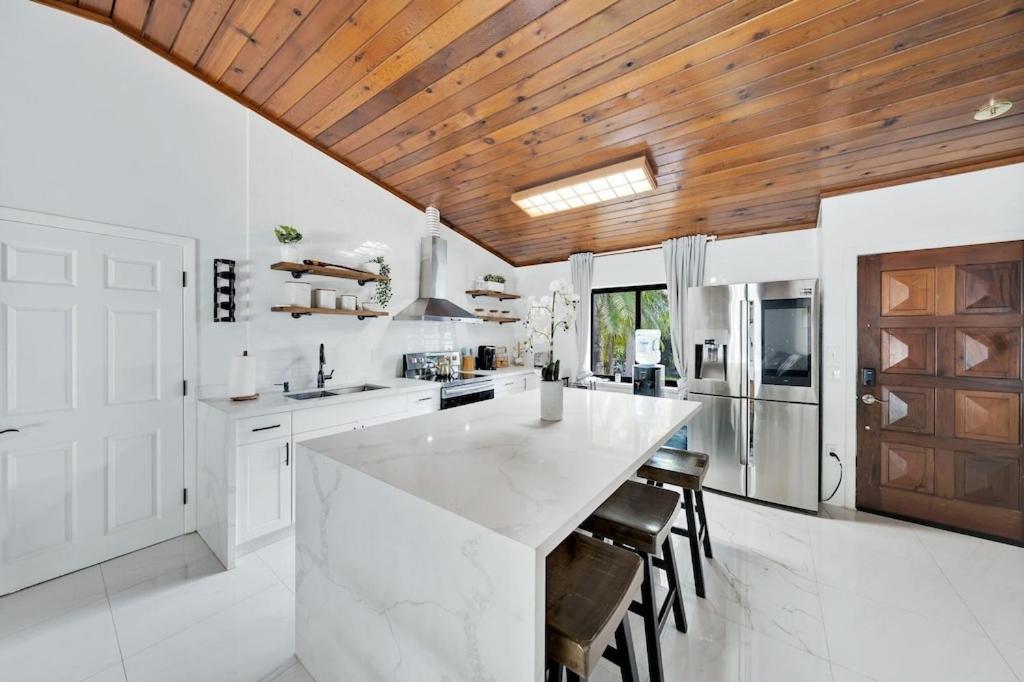 Farmhouse Miami Exterior photo