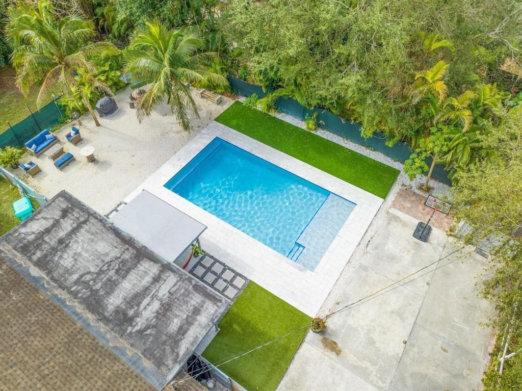 Farmhouse Miami Exterior photo